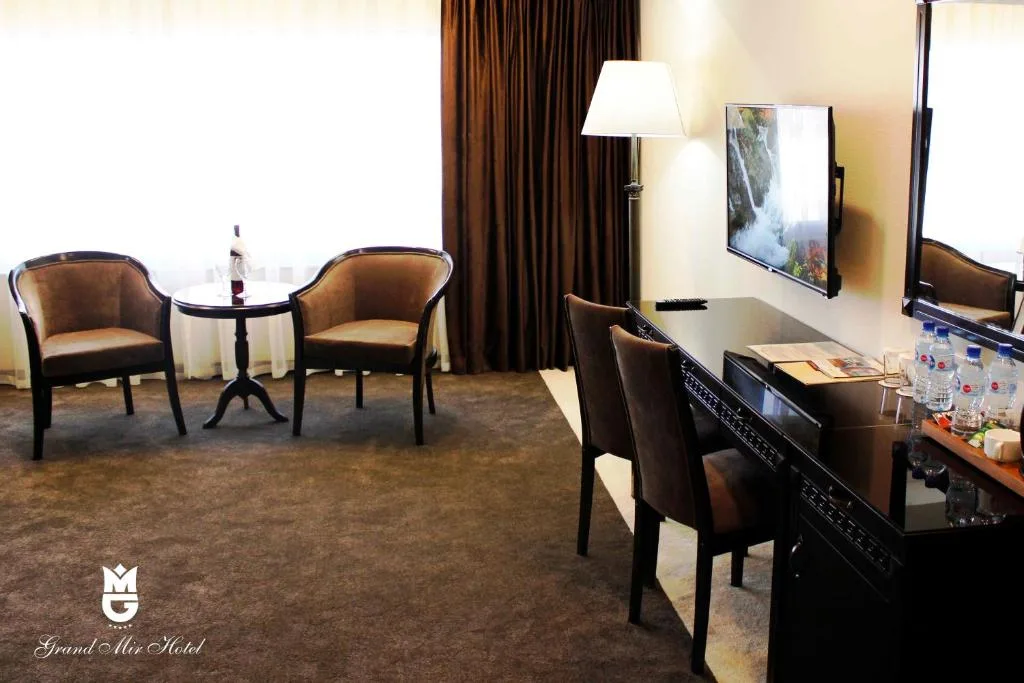 DELUXE DOUBLE ROOM